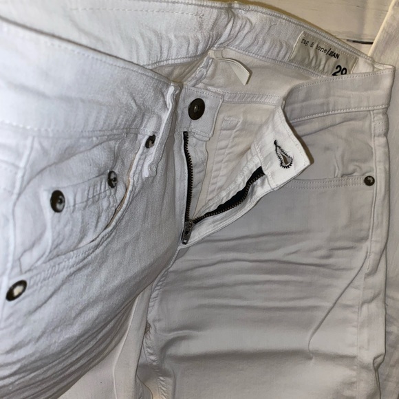 🧁🆕 Rag & Bone - Dre Distressed Capri - Size 29 - Picture 5 of 9